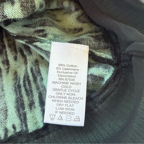 LOGO by Lori Goldstein Green and Black Patterned Sweater Sizes M - Picture 6 of 8